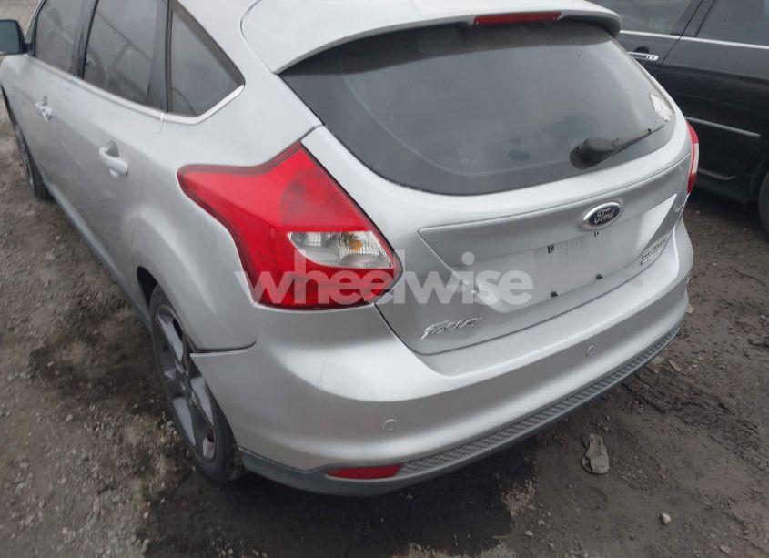 Photo 6 of 2014 Ford Focus TITANIUM (VIN 1FADP3N2XEL276058)