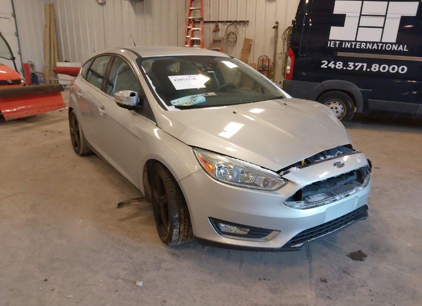 2015 Ford Focus TITANIUM (VIN 1FADP3N2XFL205069) main photo