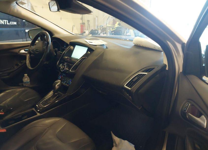 Photo 5 of 2015 Ford Focus TITANIUM (VIN 1FADP3N2XFL205069)