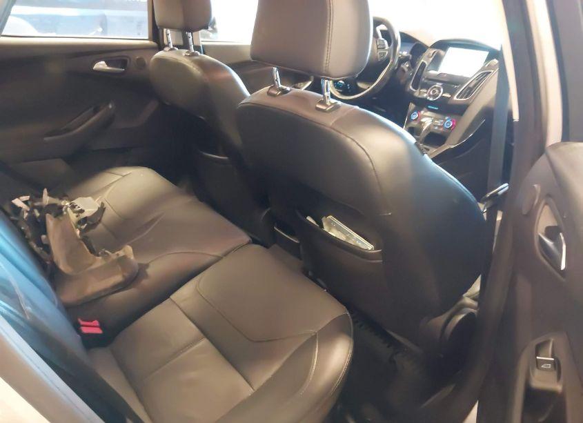 Photo 8 of 2015 Ford Focus TITANIUM (VIN 1FADP3N2XFL205069)