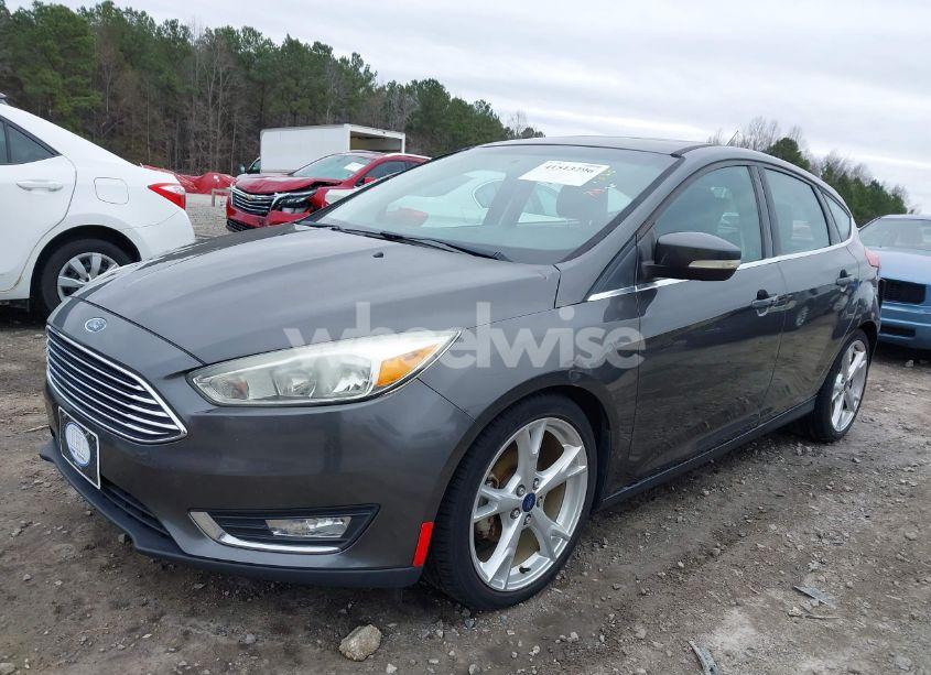 Photo 2 of 2015 Ford Focus TITANIUM (VIN 1FADP3N2XFL227573)