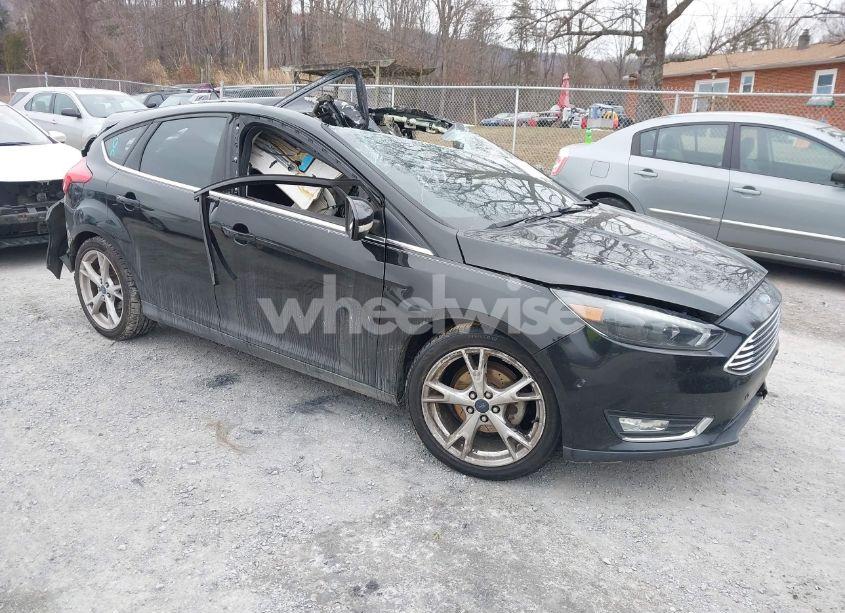 2015 Ford Focus TITANIUM (VIN 1FADP3N2XFL259357) main photo
