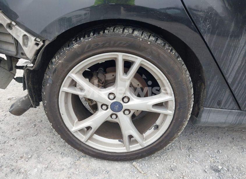 Photo 12 of 2015 Ford Focus TITANIUM (VIN 1FADP3N2XFL259357)