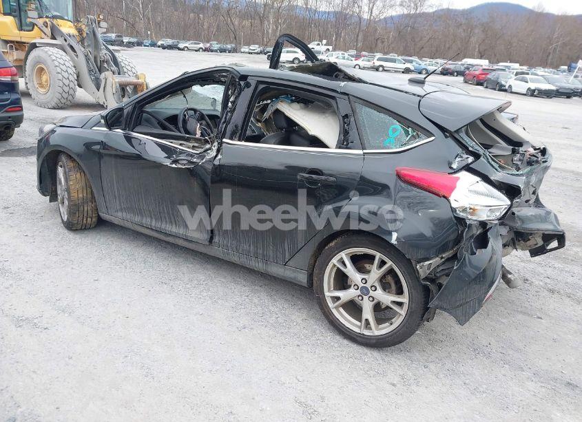 Photo 3 of 2015 Ford Focus TITANIUM (VIN 1FADP3N2XFL259357)