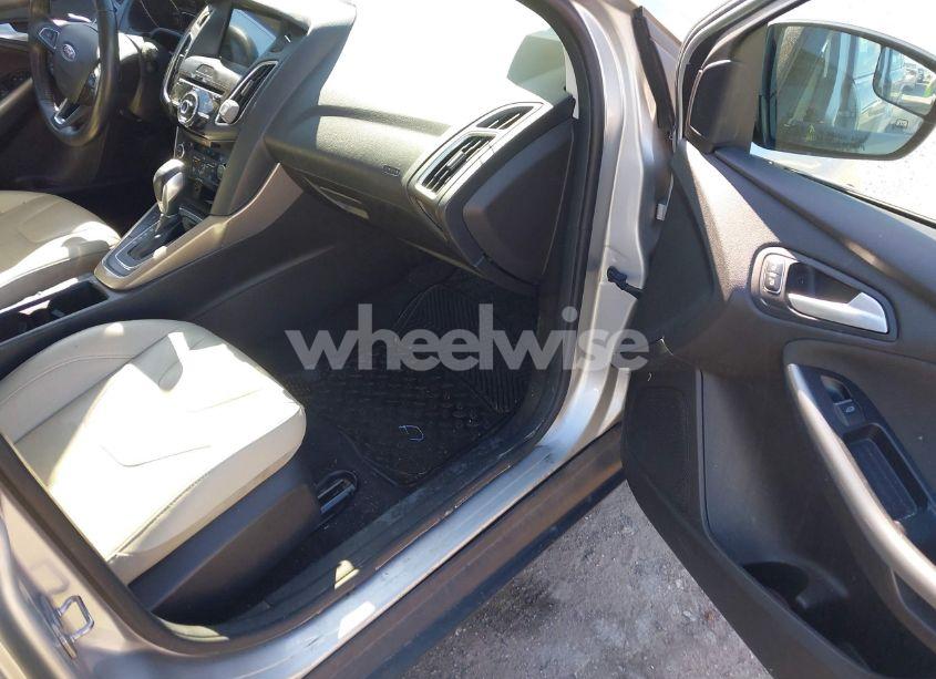 Photo 5 of 2017 Ford Focus TITANIUM (VIN 1FADP3N2XHL291485)