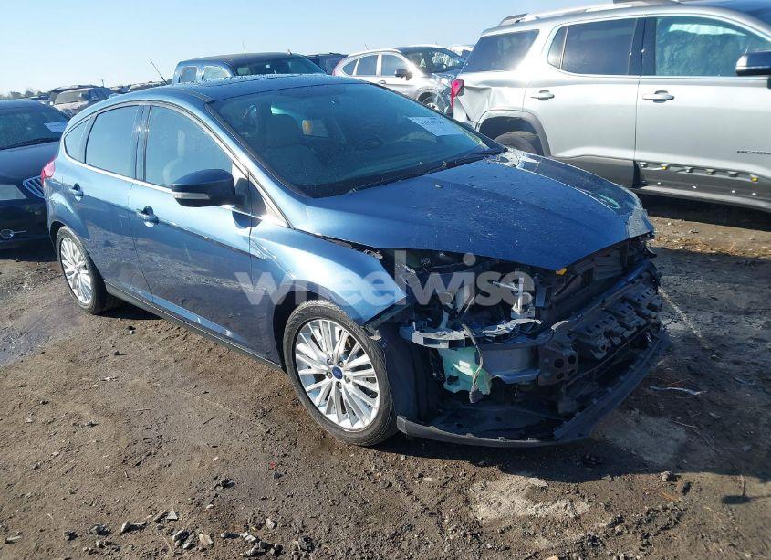 2018 Ford Focus TITANIUM (VIN 1FADP3N2XJL279326) main photo