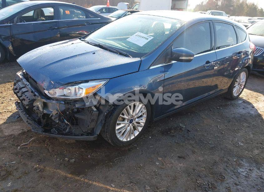Photo 2 of 2018 Ford Focus TITANIUM (VIN 1FADP3N2XJL279326)