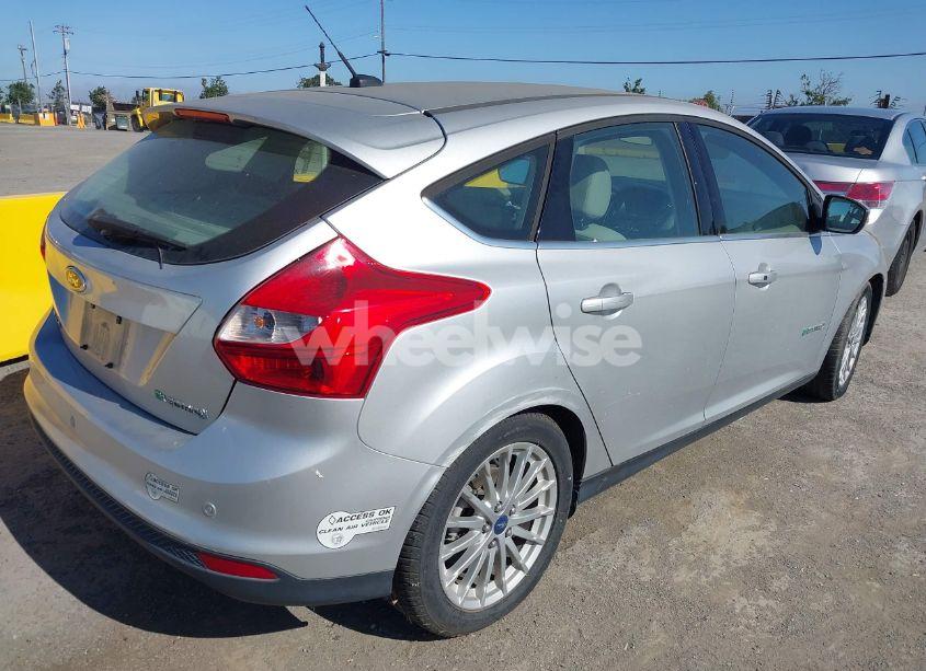 Photo 4 of 2013 Ford Focus ELECTRIC (VIN 1FADP3R40DL364398)