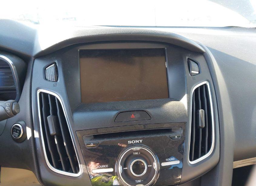 Photo 14 of 2015 Ford Focus ELECTRIC (VIN 1FADP3R42FL208835)