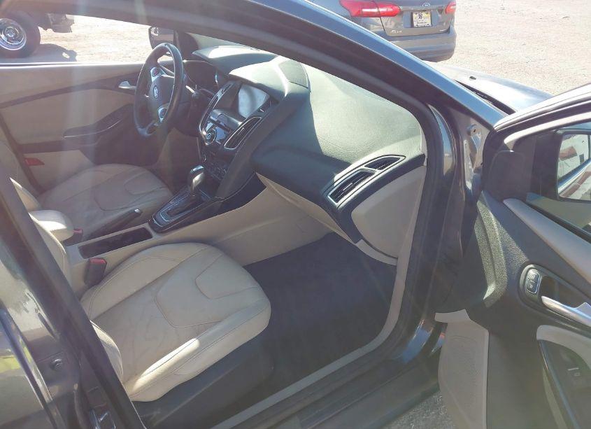 Photo 5 of 2015 Ford Focus ELECTRIC (VIN 1FADP3R42FL208835)