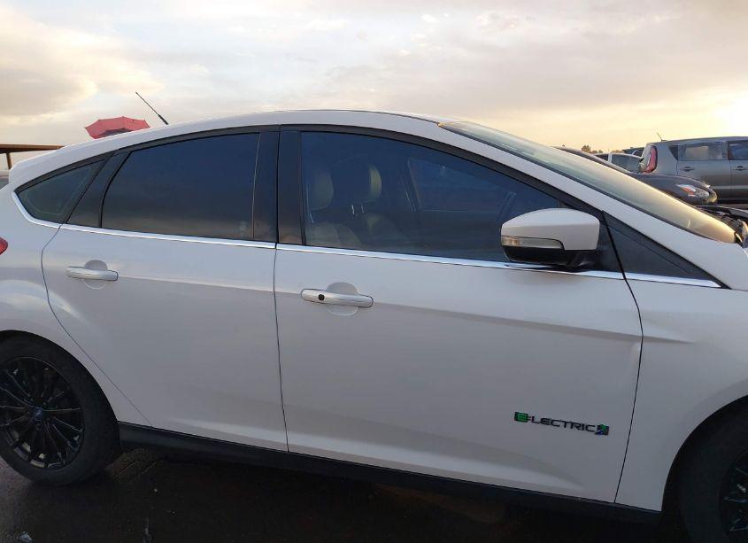 Photo 14 of 2013 Ford Focus ELECTRIC (VIN 1FADP3R45DL364350)