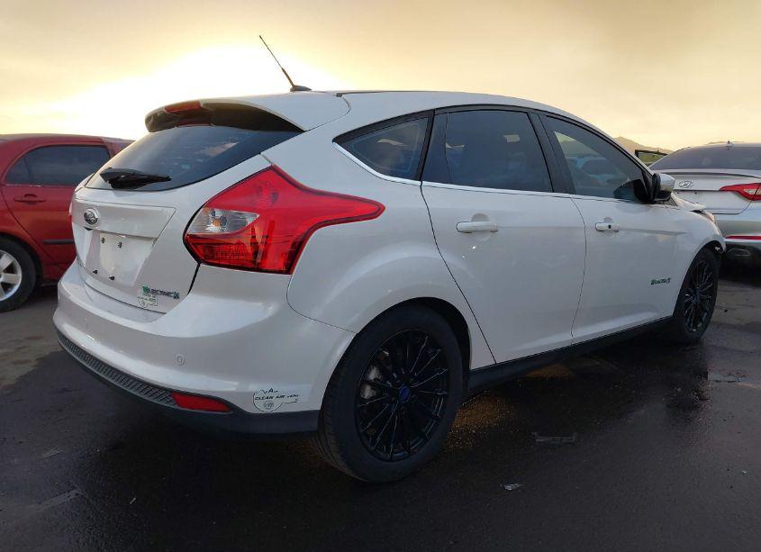 Photo 4 of 2013 Ford Focus ELECTRIC (VIN 1FADP3R45DL364350)
