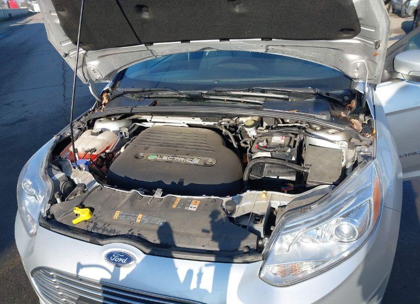 Photo 10 of 2013 Ford Focus ELECTRIC (VIN 1FADP3R47DL353351)