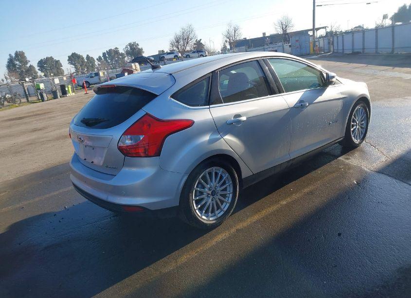 Photo 4 of 2013 Ford Focus ELECTRIC (VIN 1FADP3R47DL353351)