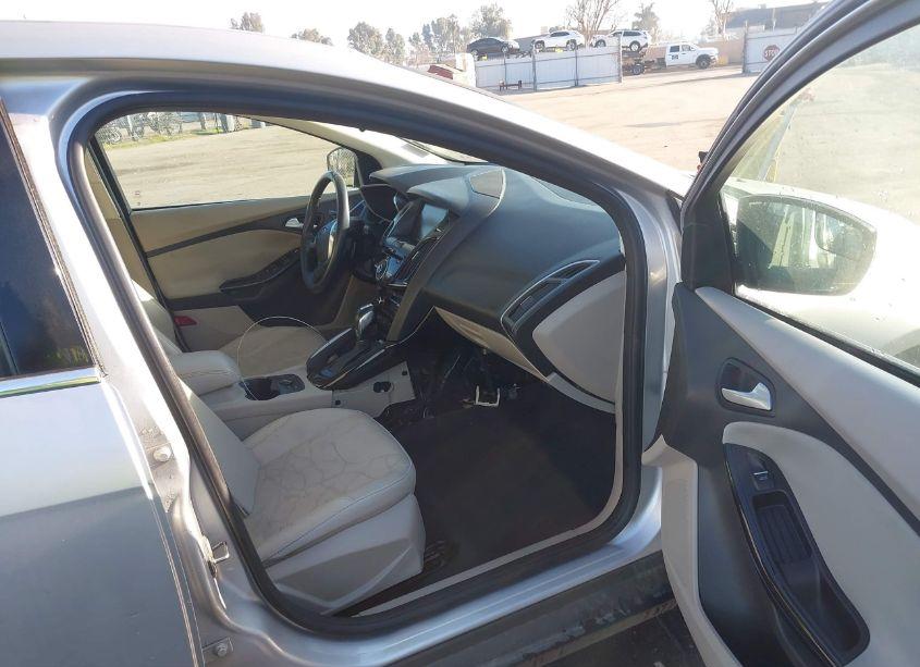 Photo 5 of 2013 Ford Focus ELECTRIC (VIN 1FADP3R47DL353351)