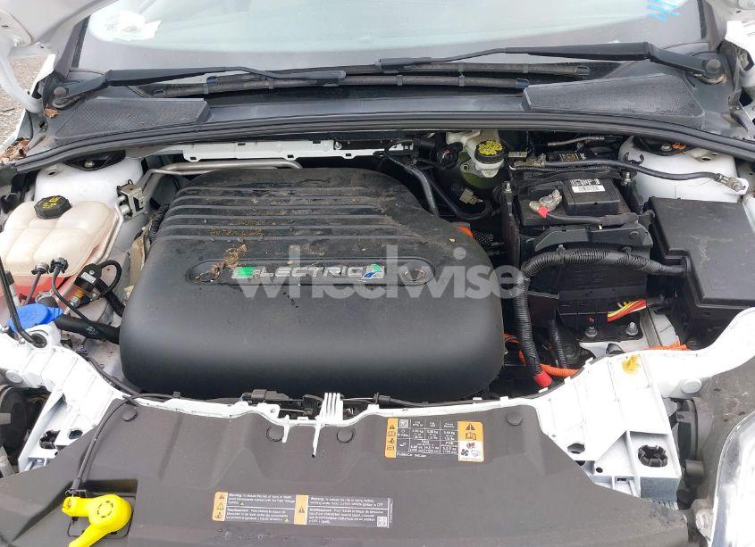 Photo 10 of 2015 Ford Focus ELECTRIC (VIN 1FADP3R47FL297852)