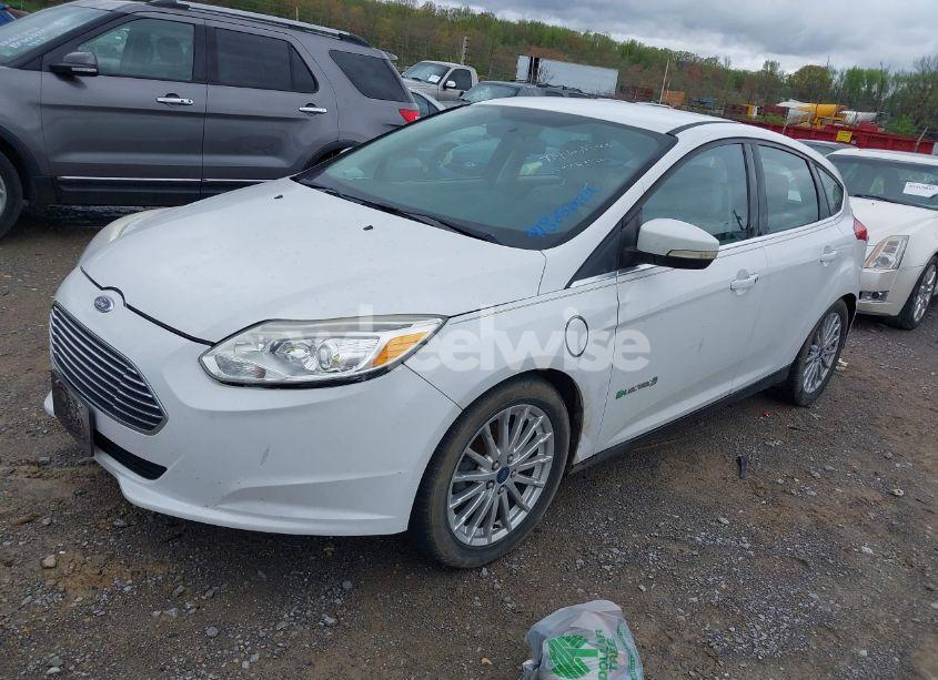 Photo 2 of 2015 Ford Focus ELECTRIC (VIN 1FADP3R47FL297852)