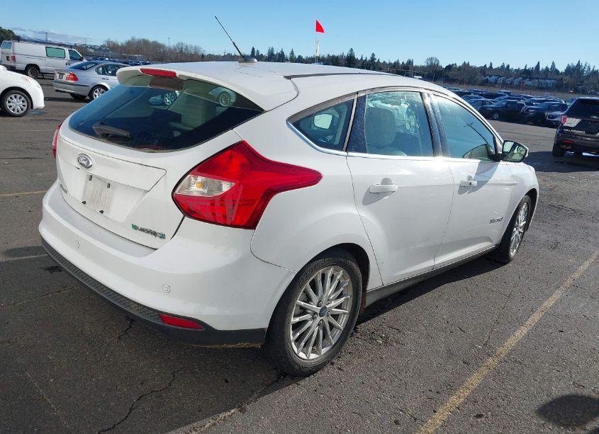 Photo 4 of 2014 Ford Focus ELECTRIC (VIN 1FADP3R49EL112179)