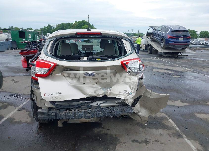 Photo 16 of 2018 Ford C-max HYBRID SE (VIN 1FADP5AU0JL103419)