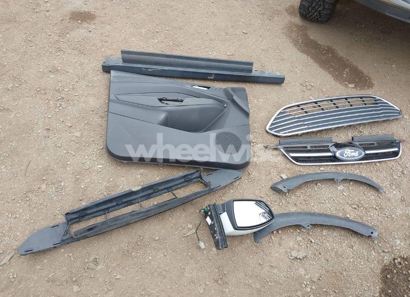 Photo 12 of 2013 Ford C-max HYBRID SE (VIN 1FADP5AU1DL513036)