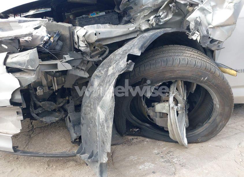 Photo 17 of 2016 Ford C-max HYBRID SE (VIN 1FADP5AU1GL103759)