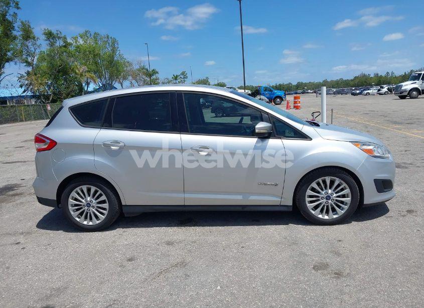 Photo 13 of 2018 Ford C-max HYBRID SE (VIN 1FADP5AU1JL104191)