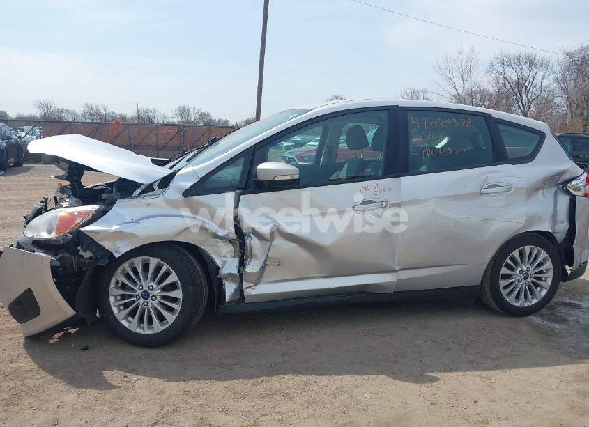 Photo 14 of 2017 Ford C-max HYBRID SE (VIN 1FADP5AU2HL111659)