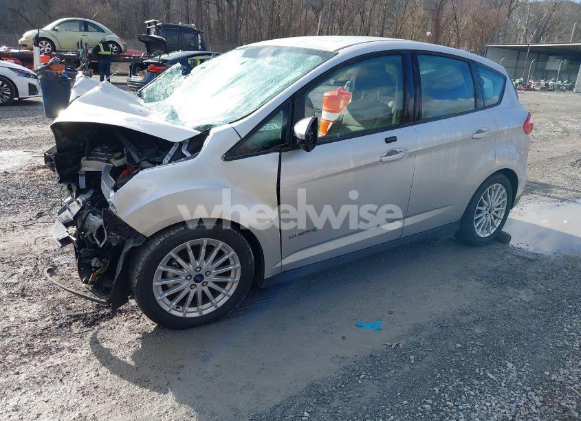 Photo 2 of 2016 Ford C-max HYBRID SE (VIN 1FADP5AU3GL104007)