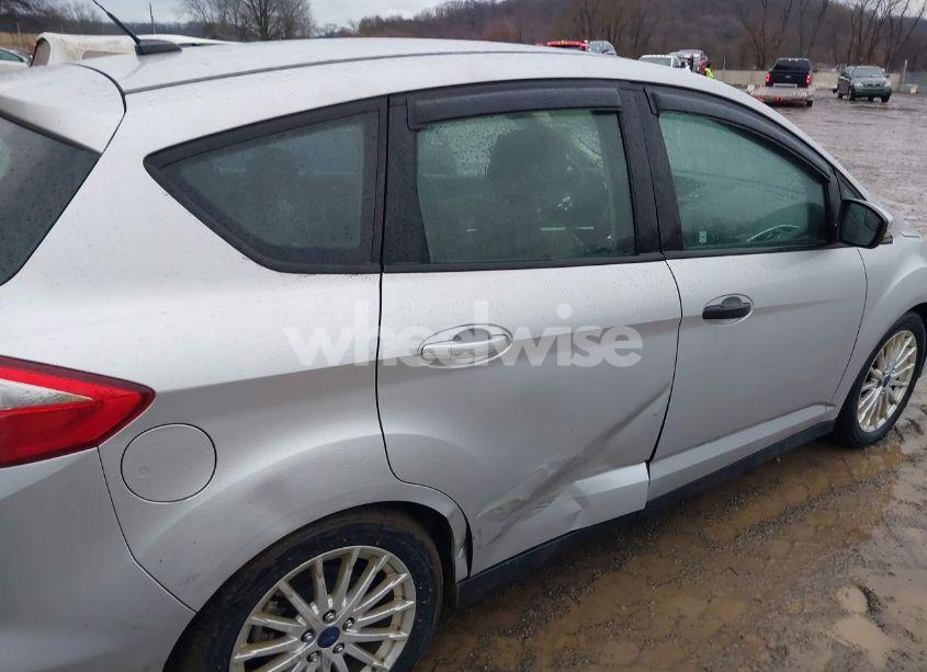 Photo 6 of 2013 Ford C-max HYBRID SE (VIN 1FADP5AU4DL535807)