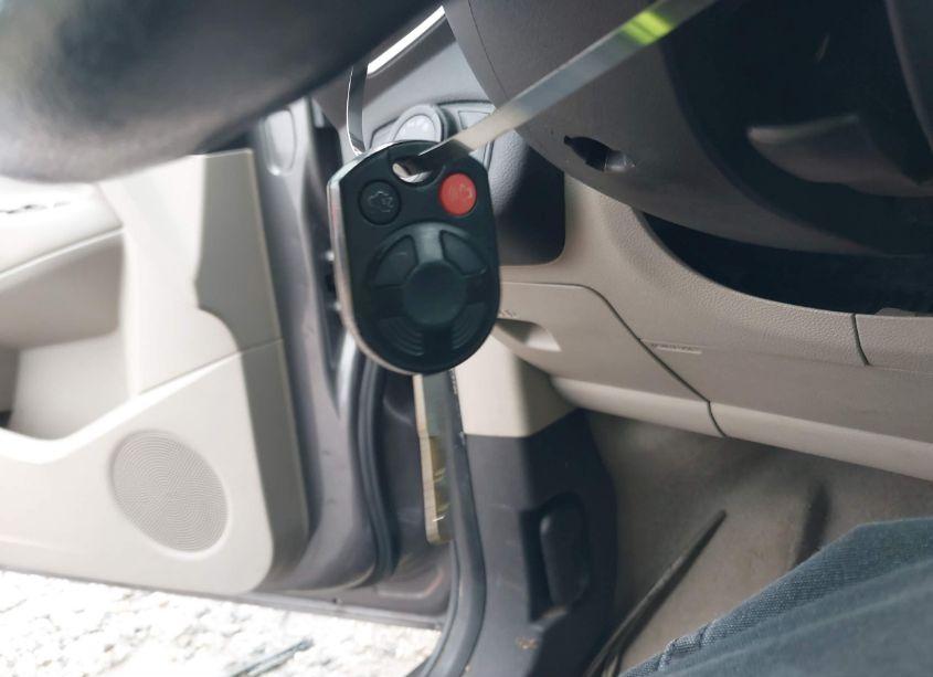 Photo 11 of 2013 Ford C-max HYBRID SE (VIN 1FADP5AU5DL527828)