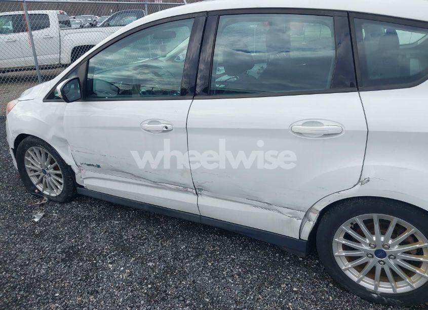 Photo 12 of 2014 Ford C-max HYBRID SE (VIN 1FADP5AU7EL504732)
