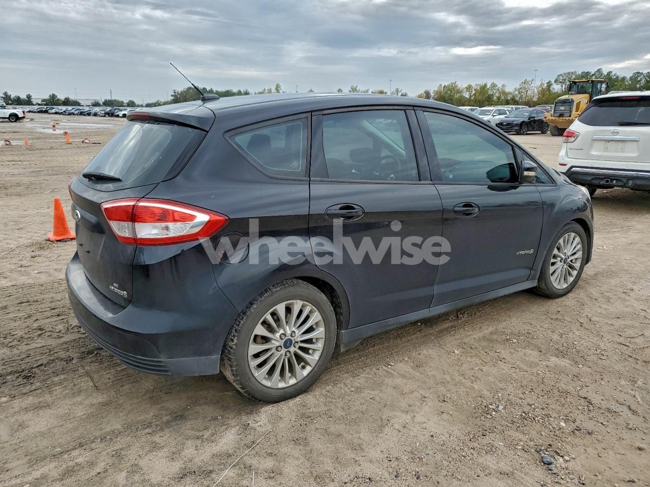 Photo 3 of 2018 FORD C-MAX SE (VIN 1FADP5AU7JL105488)