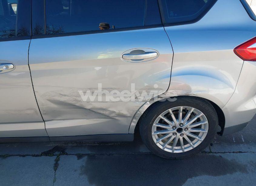 Photo 6 of 2013 Ford C-max HYBRID SE (VIN 1FADP5AU8DL521411)