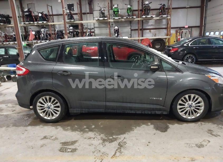 Photo 13 of 2017 Ford C-max HYBRID SE (VIN 1FADP5AUXHL101087)
