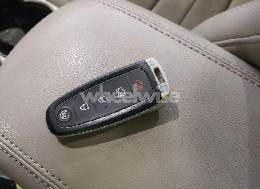 Photo 11 of 2016 Ford C-max ENERGI SEL (VIN 1FADP5CU1GL100812)