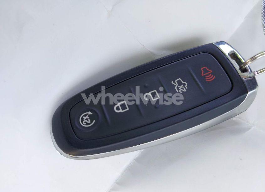 Photo 11 of 2016 Ford C-max ENERGI SEL (VIN 1FADP5CU1GL112085)