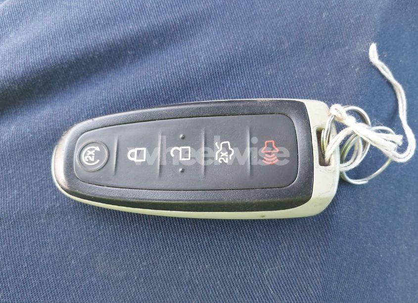 Photo 11 of 2016 Ford C-max ENERGI SEL (VIN 1FADP5CU2GL113164)