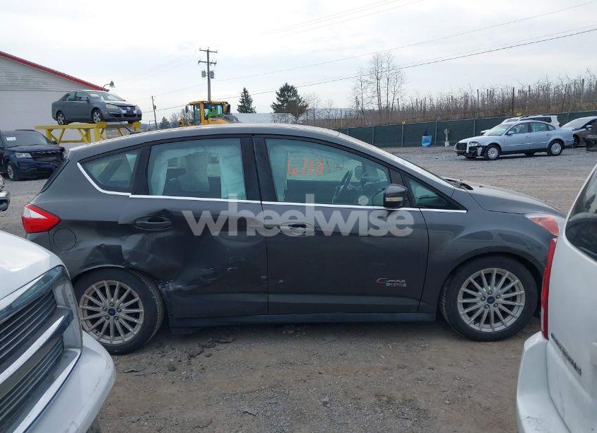 Photo 13 of 2016 Ford C-max ENERGI SEL (VIN 1FADP5CU4GL112579)