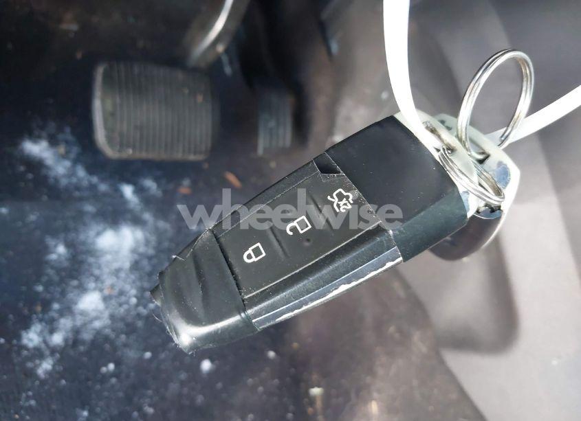 Photo 11 of 2013 Ford C-max ENERGI SEL (VIN 1FADP5CU8DL543695)