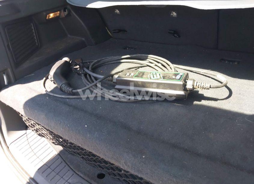 Photo 12 of 2013 Ford C-max ENERGI SEL (VIN 1FADP5CU9DL533130)