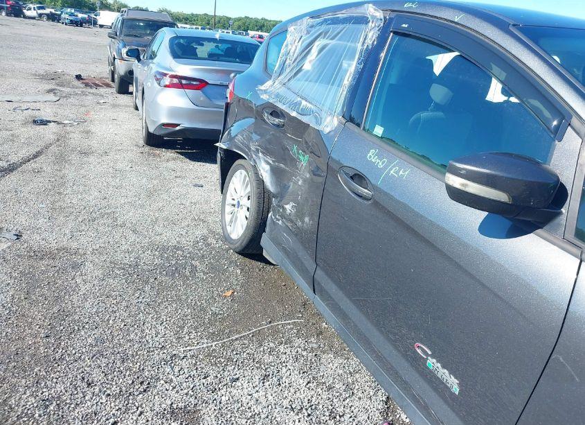 Photo 6 of 2017 Ford C-max ENERGI SE (VIN 1FADP5EU3HL112832)