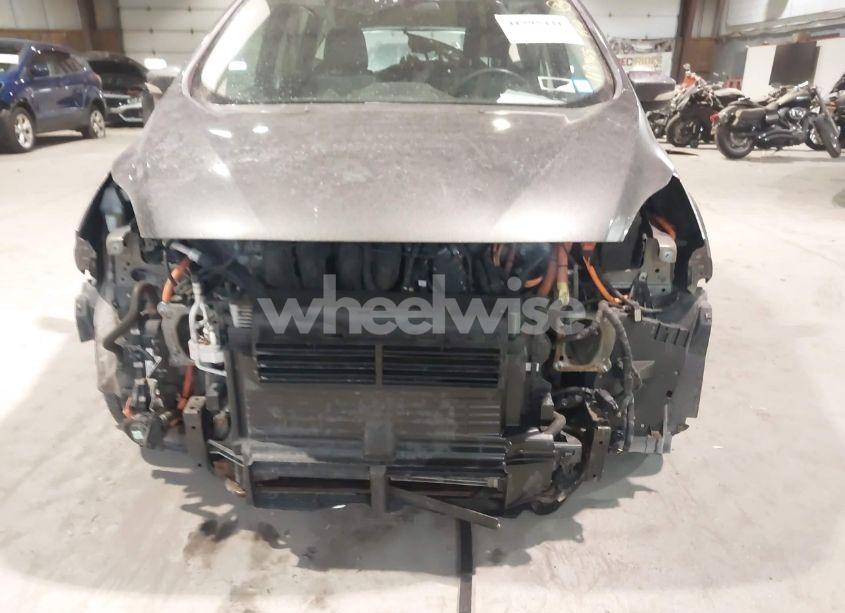 Photo 6 of 2017 Ford C-max ENERGI SE (VIN 1FADP5EU9HL100619)