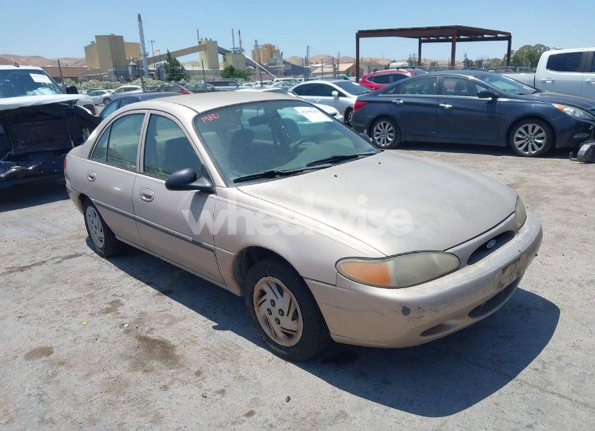 1998 Ford Escort LX (VIN 1FAFP10P3WW160605) main photo