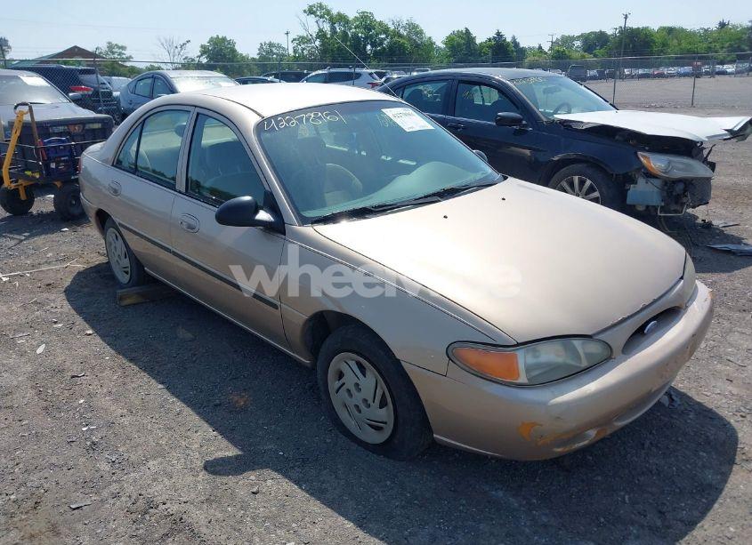 1999 Ford Escort LX (VIN 1FAFP10P7XW198467) main photo