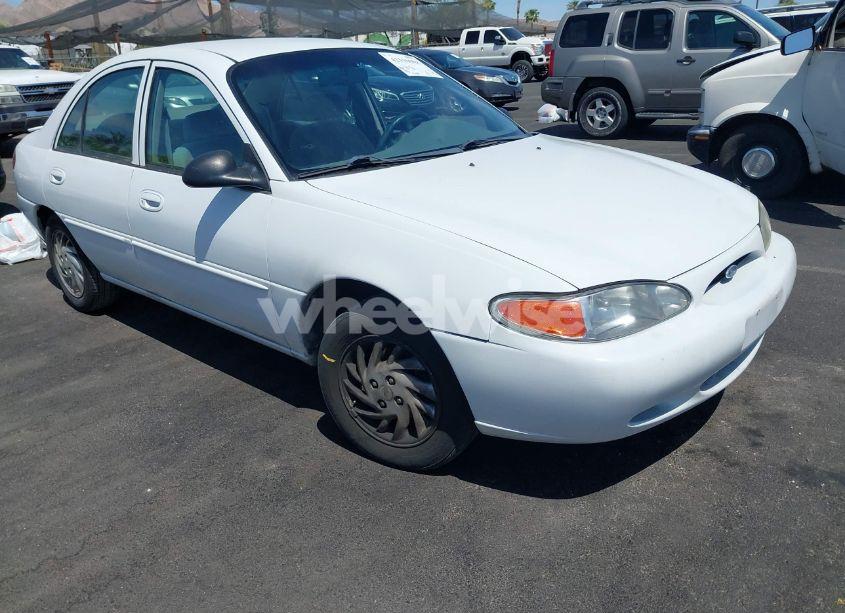 1998 Ford Escort SE (VIN 1FAFP13P3WW122027) main photo