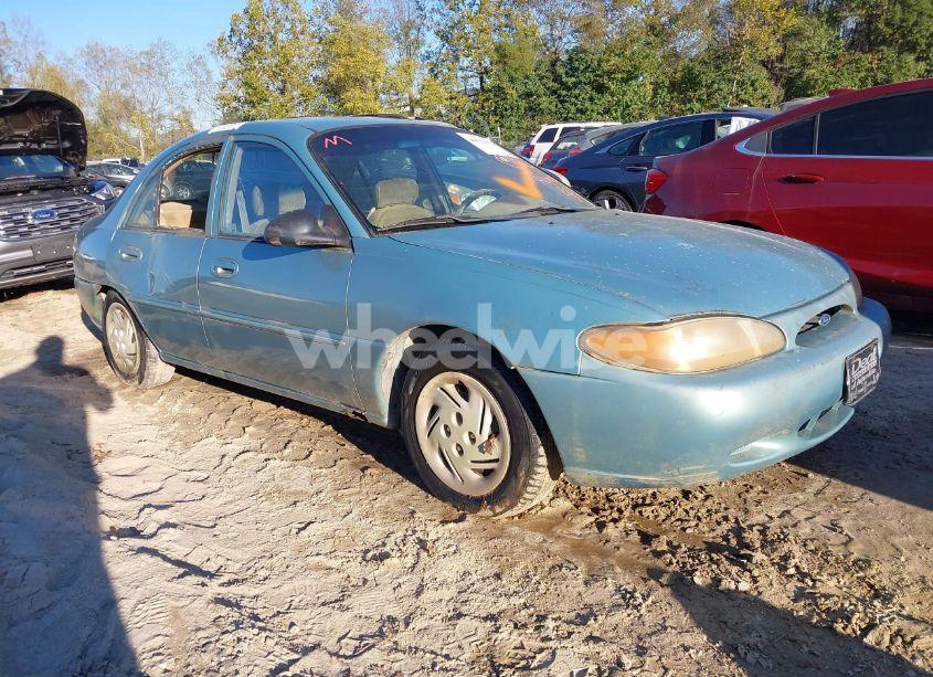 1998 Ford Escort SE (VIN 1FAFP13P5WW160312) main photo