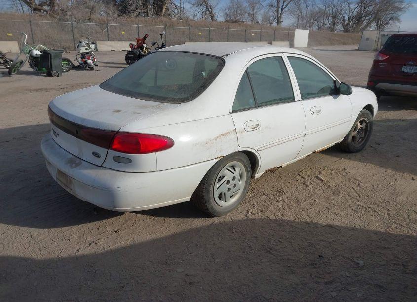 Photo 4 of 1998 Ford Escort SE (VIN 1FAFP13P5WW164618)