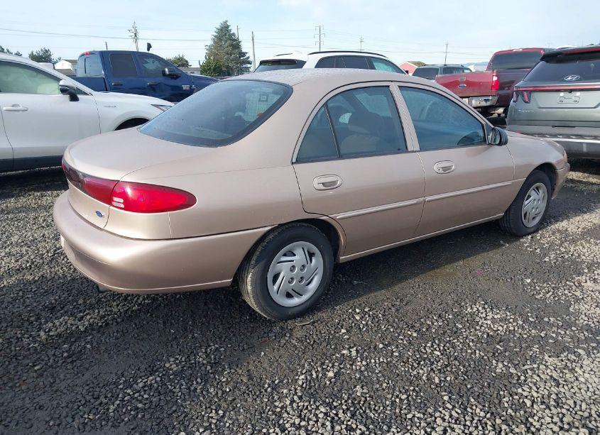 Photo 4 of 1999 Ford Escort SE (VIN 1FAFP13P5XW251551)