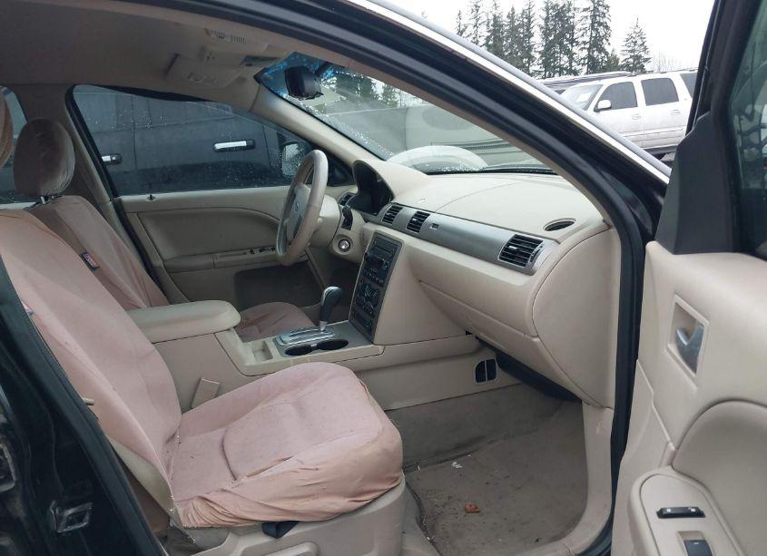 Photo 5 of 2005 Ford Five HUNDRED SE (VIN 1FAFP231X5G125095)