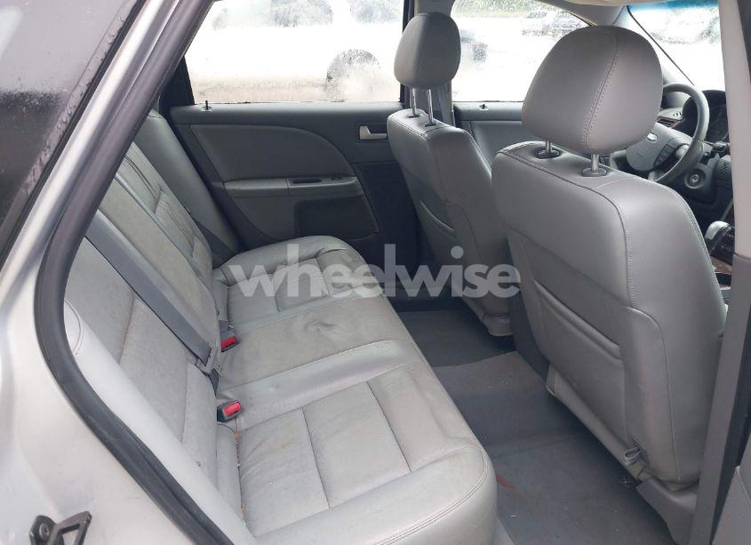 Photo 8 of 2005 Ford Five HUNDRED SEL (VIN 1FAFP24125G137112)